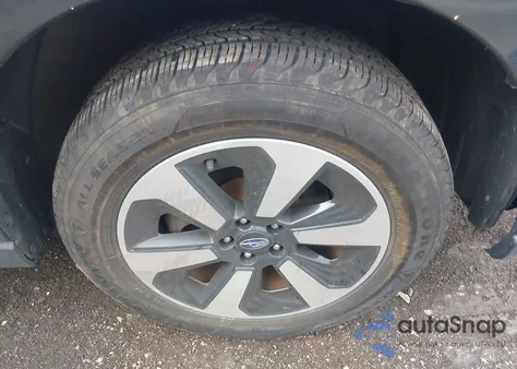 2017 Subaru Forester 2.5I Premium z USA, uszkodzony, nr VIN JF2SJAEC1HH488453